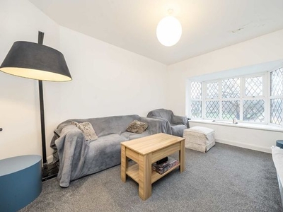 Flat to rent in Manor Road North, Hinchley Wood, Esher KT10