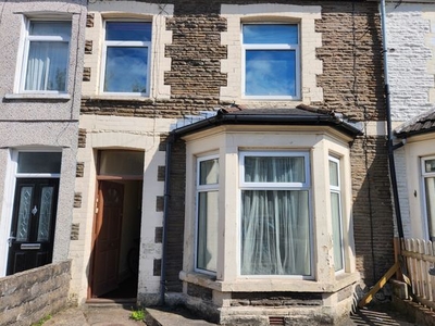 Flat to rent in Richard Street, Cardiff CF24