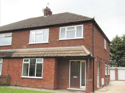 Flat to rent in Staindale Road, Scunthorpe DN16