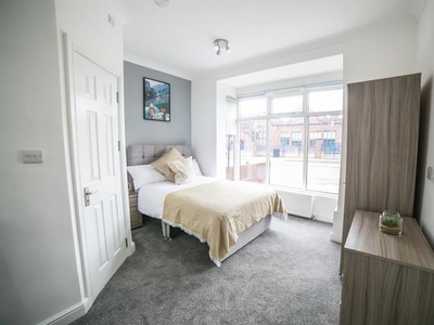 Room to rent in City Road, Edgbaston, Birmingham B17