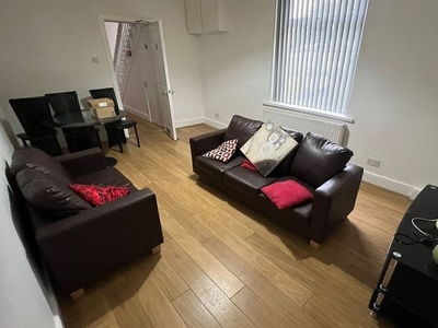 Shared accommodation to rent in Glanbrydan Avenue, Uplands, Swansea SA2