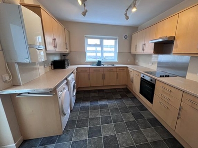 Shared accommodation to rent in Rhyddings Park Road, Brynmill, Swansea SA2