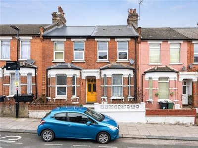 Sperling Road, Maisonette Right, London, N17 3 bedroom house in Maisonette Right