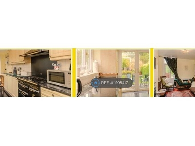 Terraced house to rent in Sir Johns Road, Selly Park, Birmingham B29