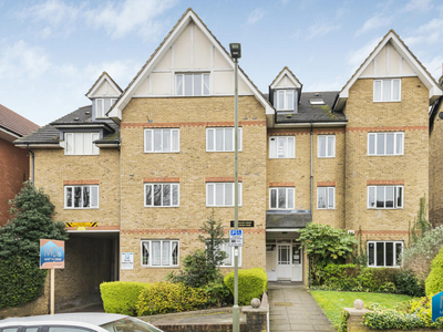 1 bedroom apartment for rent in Friern Park, London, N12