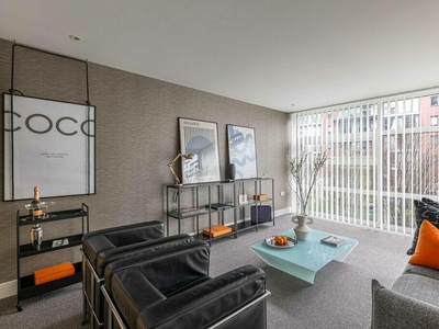 1 bedroom flat for rent in Chelsea Bridge Wharf, Battersea, SW8, SW11