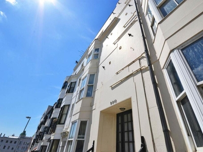 1 bedroom flat for rent in Queens Square, Brighton , BN1
