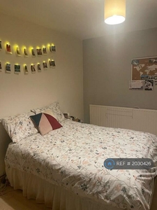1 bedroom flat share for rent in Denstone House, London, SE15