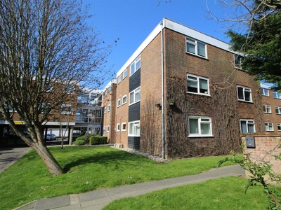 2 bedroom apartment for rent in Ardleigh Court, Hutton Road, Brentwood, CM15