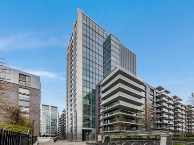 2 bedroom apartment for rent in Perilla House, Goodman's Fields, Aldgate E1