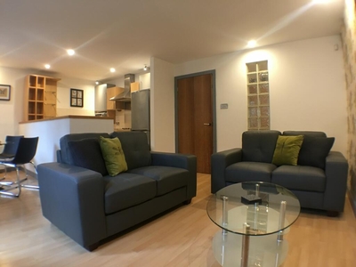 2 bedroom apartment for rent in Stretford Road, Manchester, Greater Manchester, M15