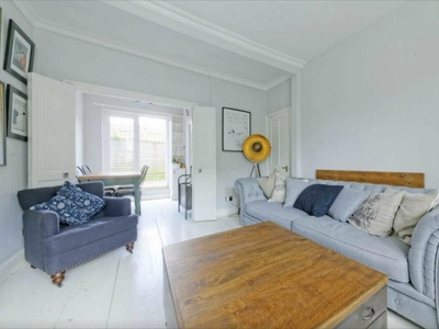 2 bedroom flat for rent in Balchier Road, East Dulwich, SE22