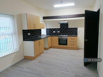 2 bedroom flat for rent in County Road, Walton, Liverpool, L4