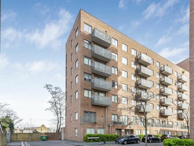 2 bedroom flat for rent in Hammersley Road, Canary Wharf, E16