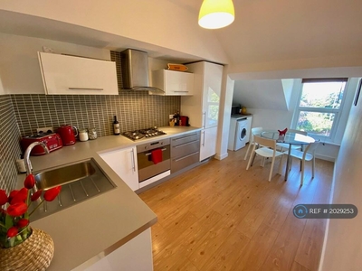 2 bedroom flat for rent in Mersey Road, Crosby, Liverpool, L23
