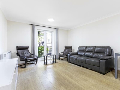 2 bedroom flat for rent in Rushmore House, Russelll Road, London, W14