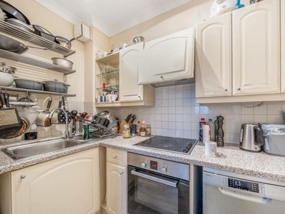 2 bedroom flat for rent in St George's Drive, Pimlico, London, SW1V