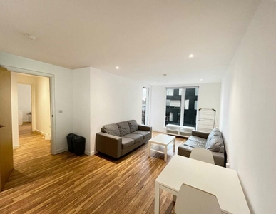 2 bedroom flat for rent in The Exchange, Salford Quays, Manchester, M5