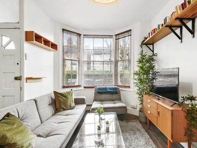 2 bedroom flat for sale London, E10 6NF