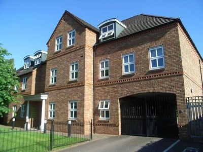 2 bedroom flat to rent Sutton Coldfield, B75 7EG