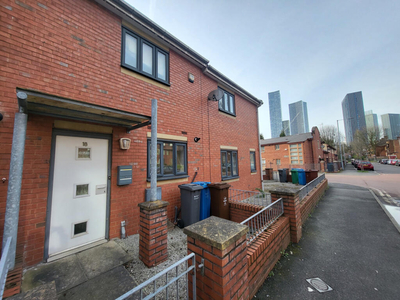 2 bedroom terraced house for rent in Leaf Street, Hulme, Manchester. M15 5LE, M15