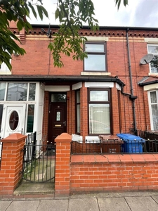 3 bedroom terraced house for rent in Seaford Road, Salford, M6