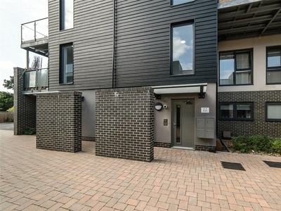 3 bedroom apartment for rent in Bennington Close, Thornton Heath, CR7