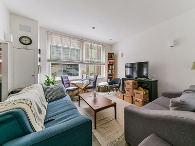 3 bedroom apartment for rent in Great Sutton Street, London, EC1V