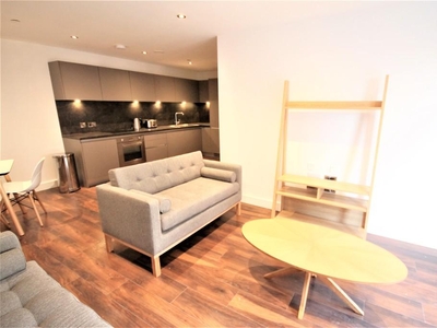 3 bedroom apartment for rent in Rivergate House, Wilburn Basin, M5