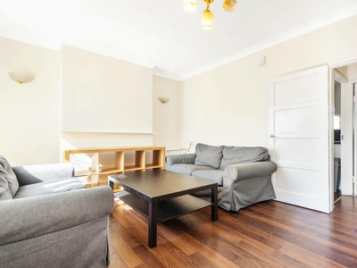 3 bedroom flat for rent in Aubyn Square, Roehampton, London, SW15