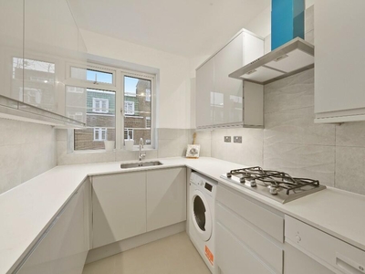 3 bedroom flat for rent in Pembroke Road, London, W8