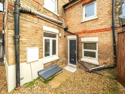 3 bedroom maisonette for rent in Ashley Road, Bournemouth, BH1