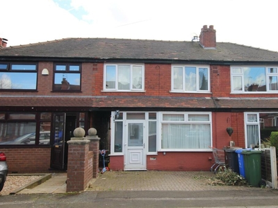3 bedroom semi-detached house for rent in Thrapston Avenue, Manchester, M34
