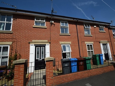 3 bedroom terraced house for rent in Heron Street, Hulme, Manchester, M15 5PR, M15