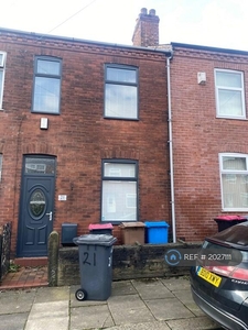 3 bedroom terraced house for rent in Higher Croft, Eccles, Manchester, M30