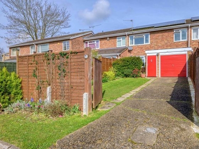 3 bedroom terraced house for sale Reading, RG4 6RF