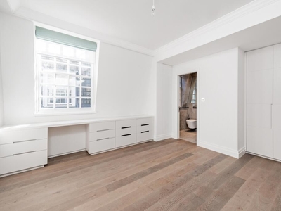 4 bedroom apartment for rent in St. Johns Wood High Street London NW8
