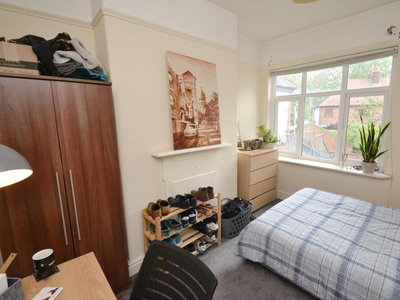 4 bedroom flat for rent in Lapwing Lane, Didsbury, Manchester, M20
