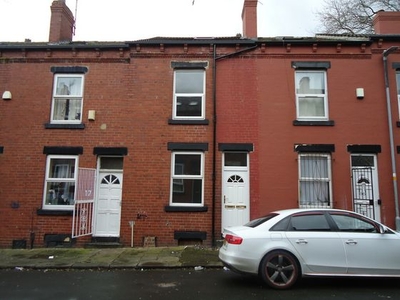 4 bedroom terraced house to rent Leeds, LS11 7ED