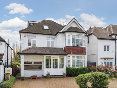 Detached house for sale in Beechwood Avenue, London N3