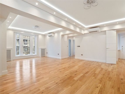 Flat for sale in Berkeley Court, London NW1