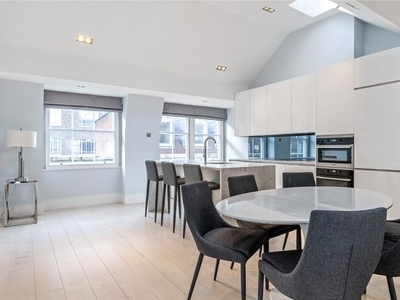 Flat for sale in Warwick Court, London WC1R