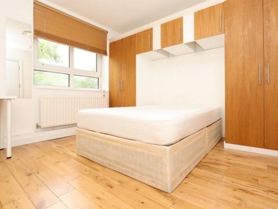 House share for rent in Linnell House, Boundary Road, South Hampstead, NW8
