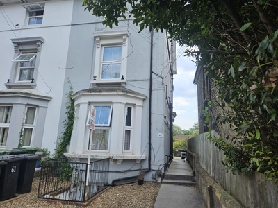 Studio flat for rent in Bower Mount Road, Maidstone, ME16