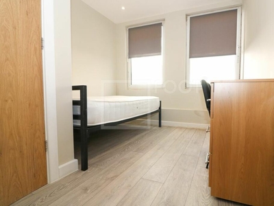 Studio flat for rent in Colonnade House, Bradford, BD1