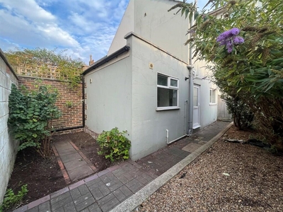 Studio flat for rent in Ditchling Rise, BN1