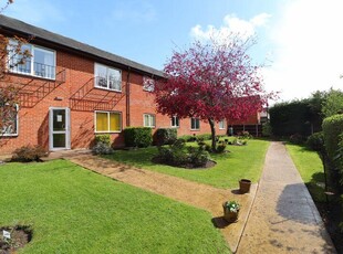 1 bedroom apartment for sale in Hucclecote Lodge, Hucclecote Road, Gloucester, GL3 3SH, GL3