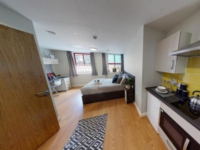 1 Bedroom Flat For Rent In Glasshouse St, Nottingham