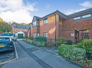 1 bedroom flat for sale in Sherwood Close, Southampton, SO16