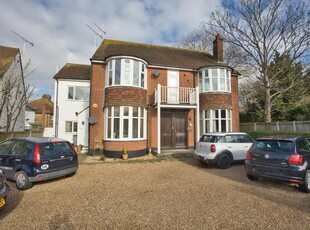 1 bedroom ground floor flat for sale in Canterbury Road, Margate, CT9